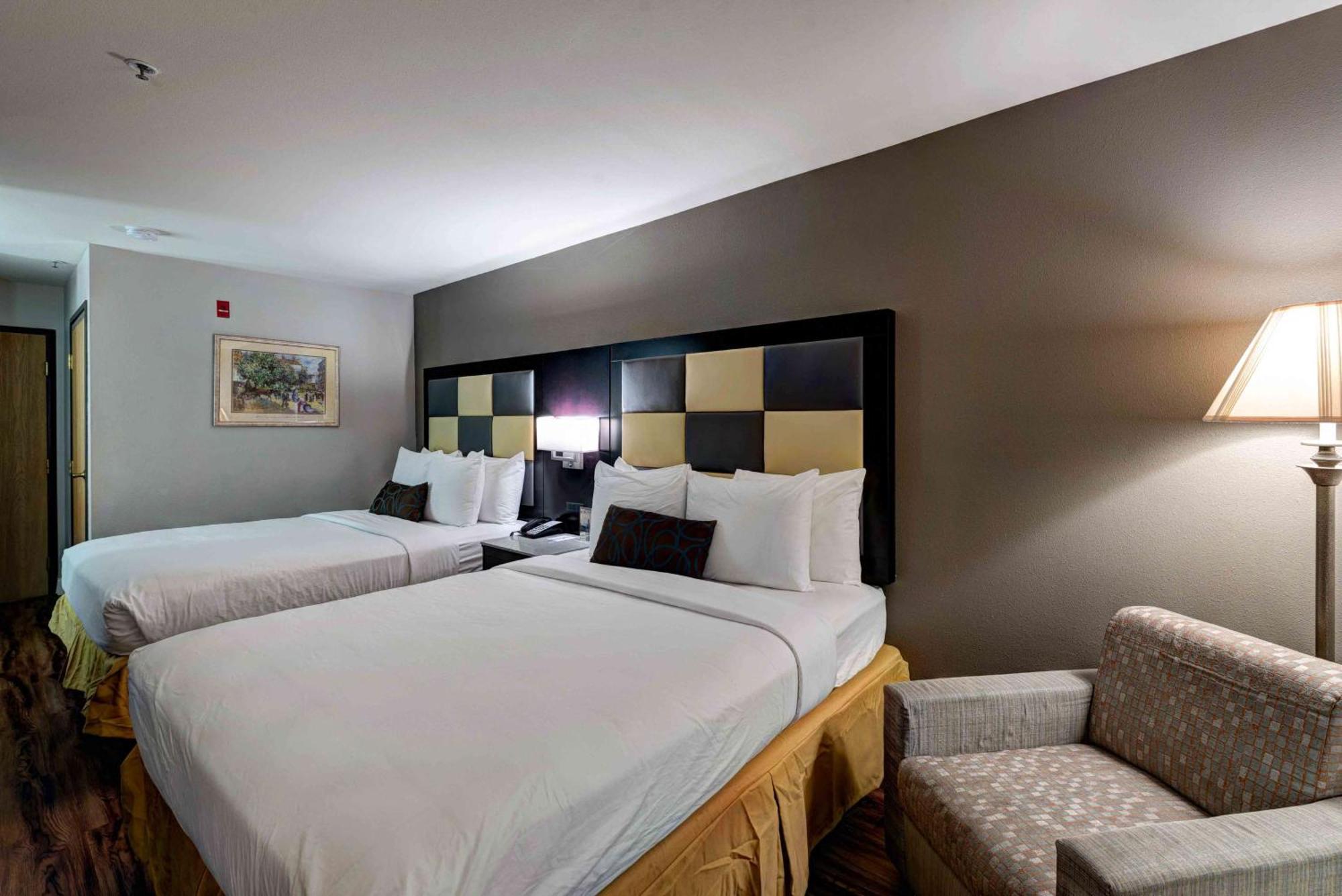 Queen Room with Two Queen Beds,1284639121:JPEG