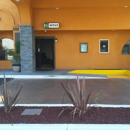 Quality Inn Redding Near I-5-2